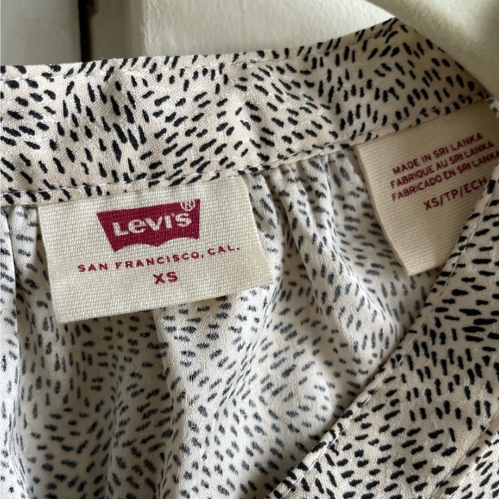 Levi’s - Women’s Delany‎ Pleated Button-Up Blouse - Size XS - Cream & Black - Picture 4 of 6